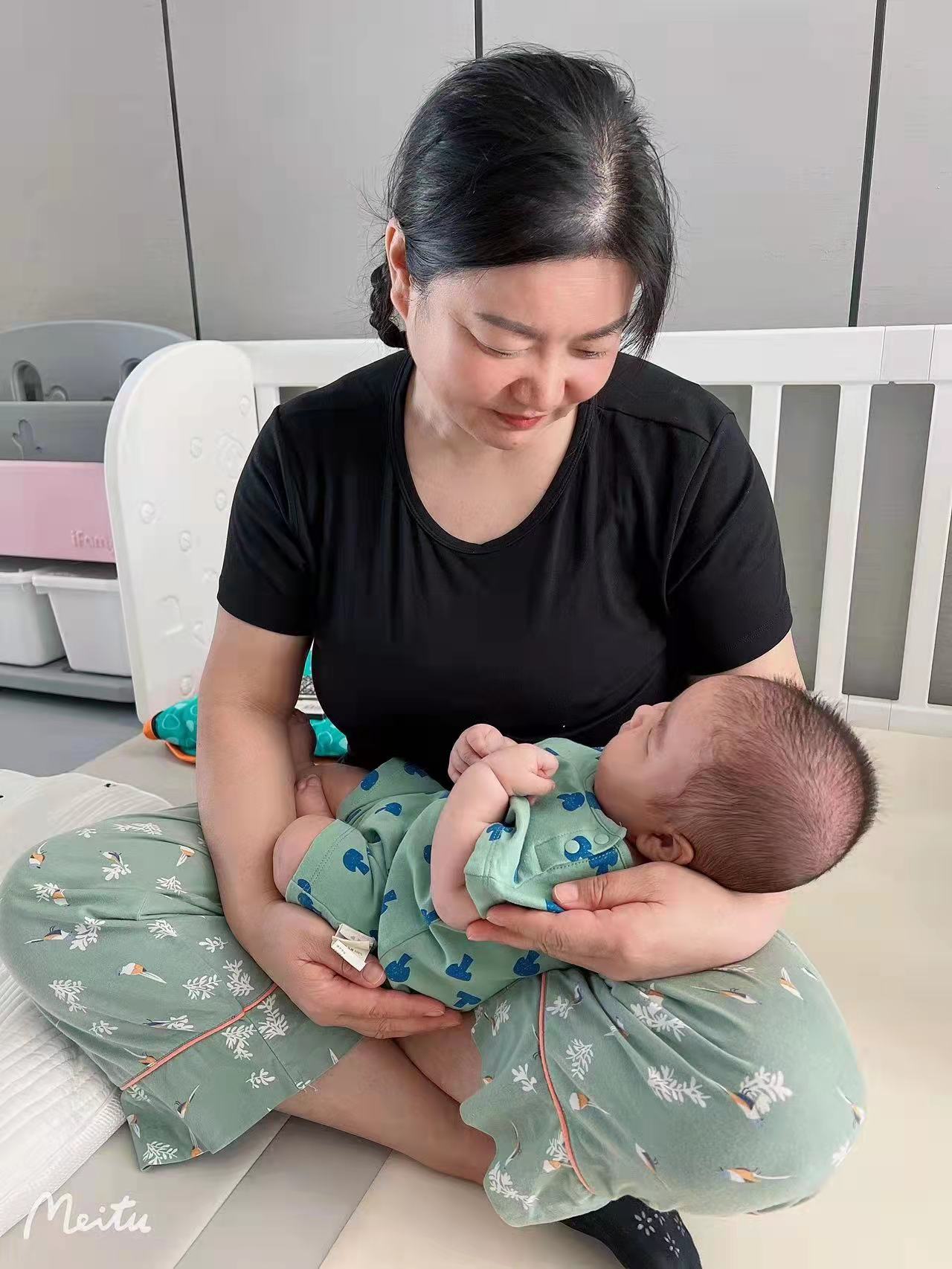 挑選月嫂時(shí)要遵循哪些原則（挑選月嫂的標(biāo)準(zhǔn)是什么？）